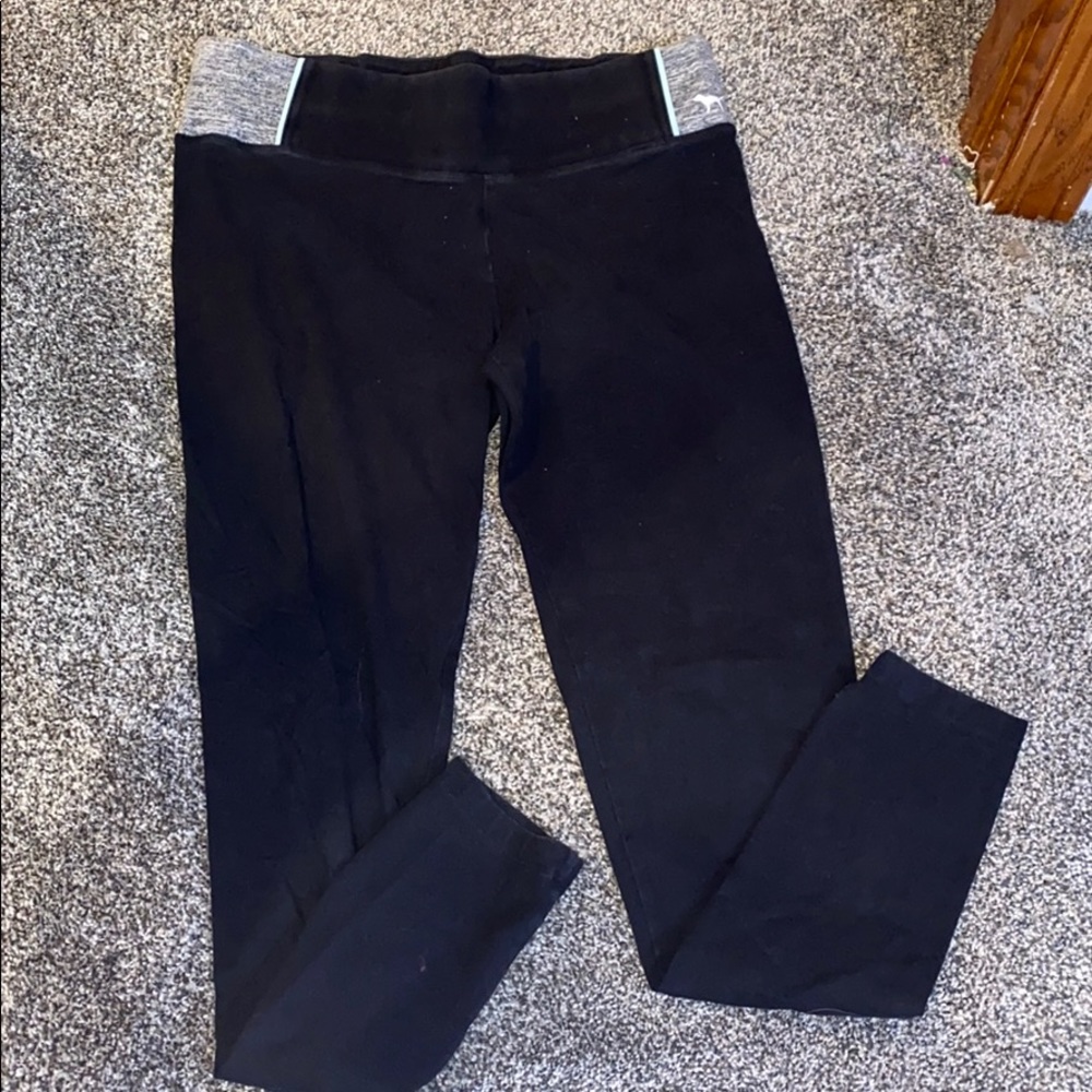 Victoria’s Secret Pink leggings